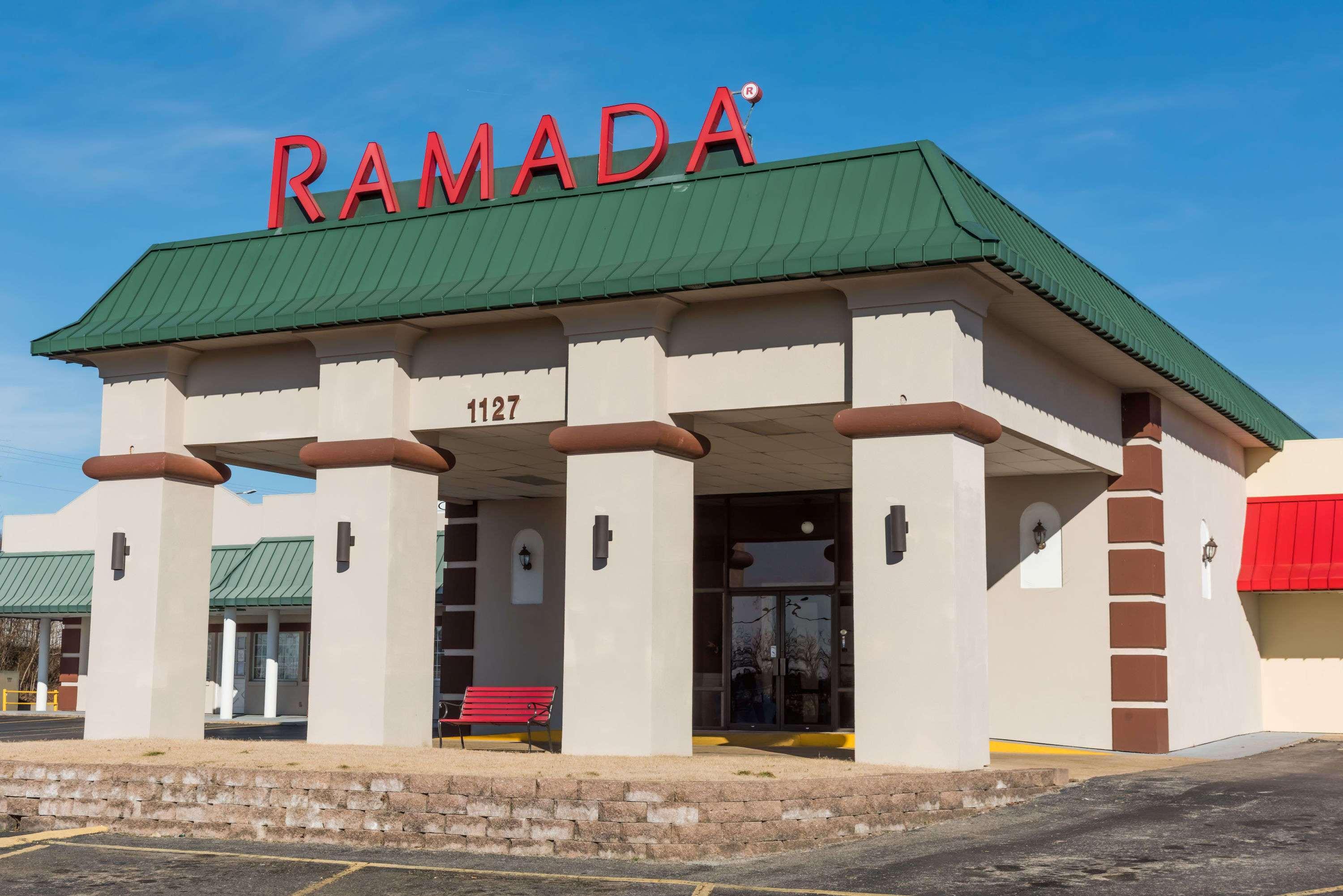 Ramada By Wyndham Mountain Home Buitenkant foto