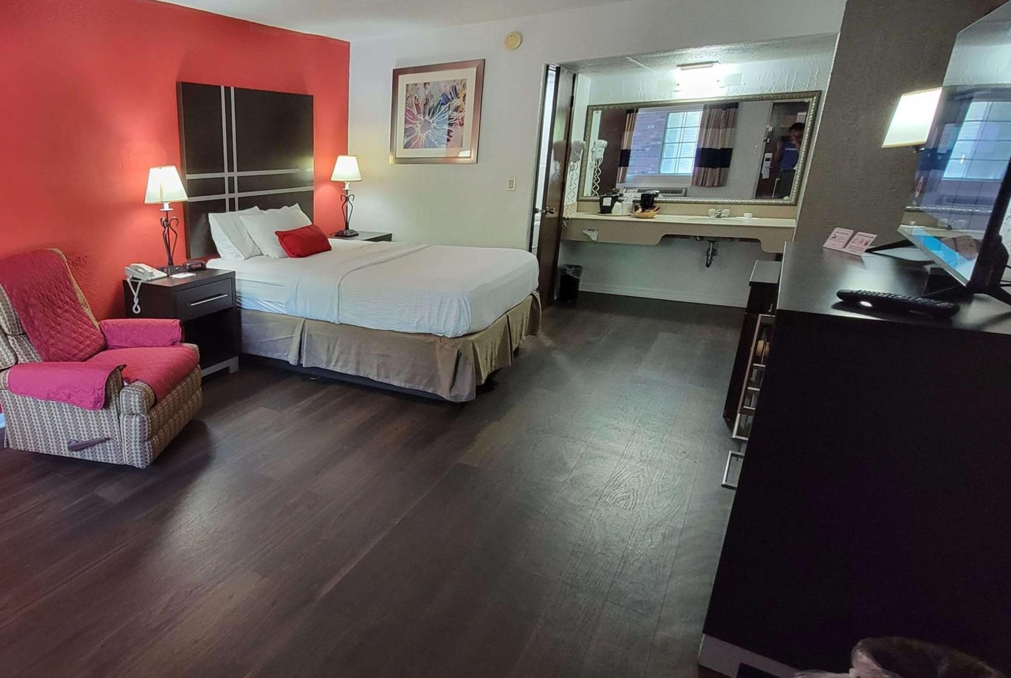 Ramada By Wyndham Mountain Home Buitenkant foto
