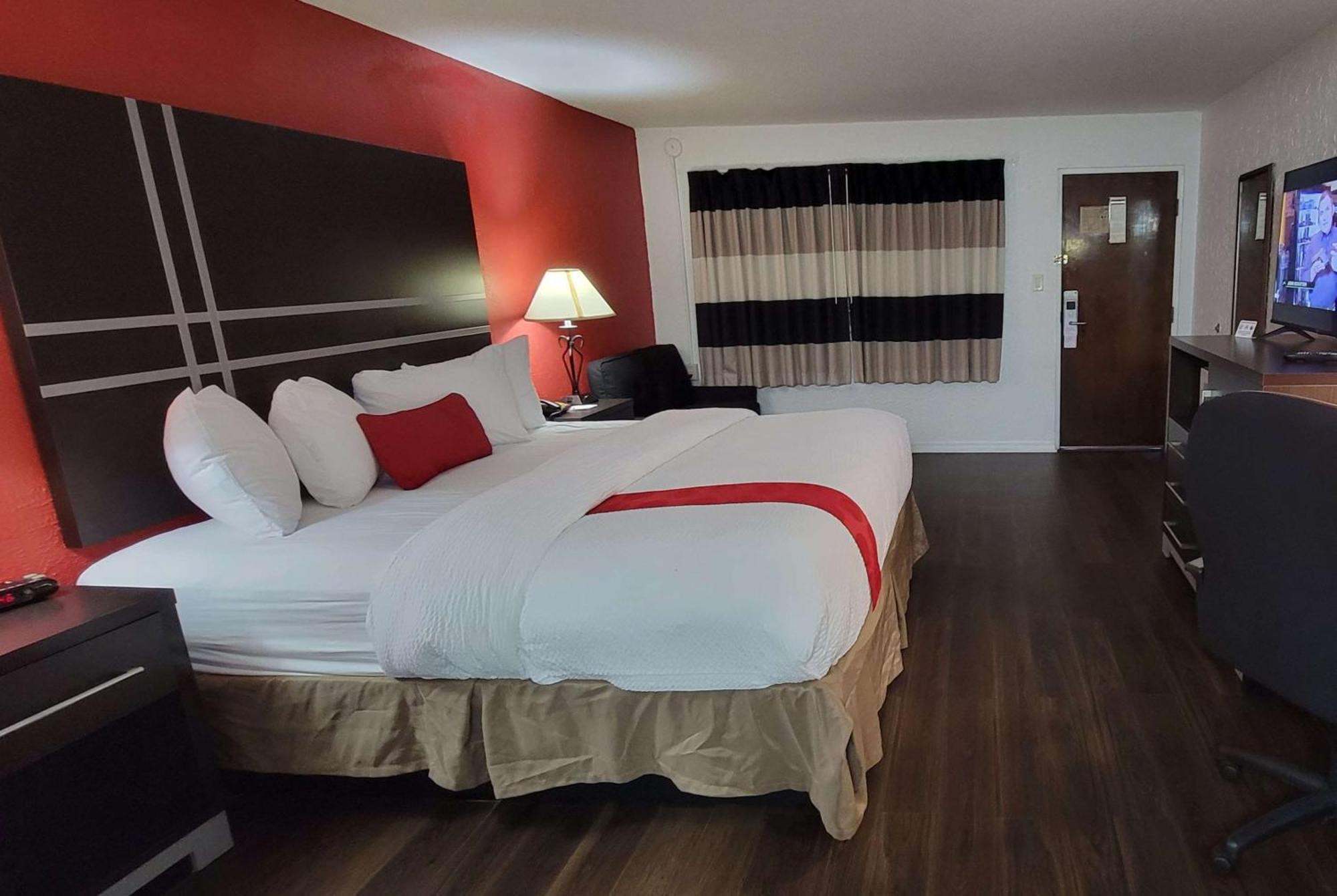 Ramada By Wyndham Mountain Home Buitenkant foto